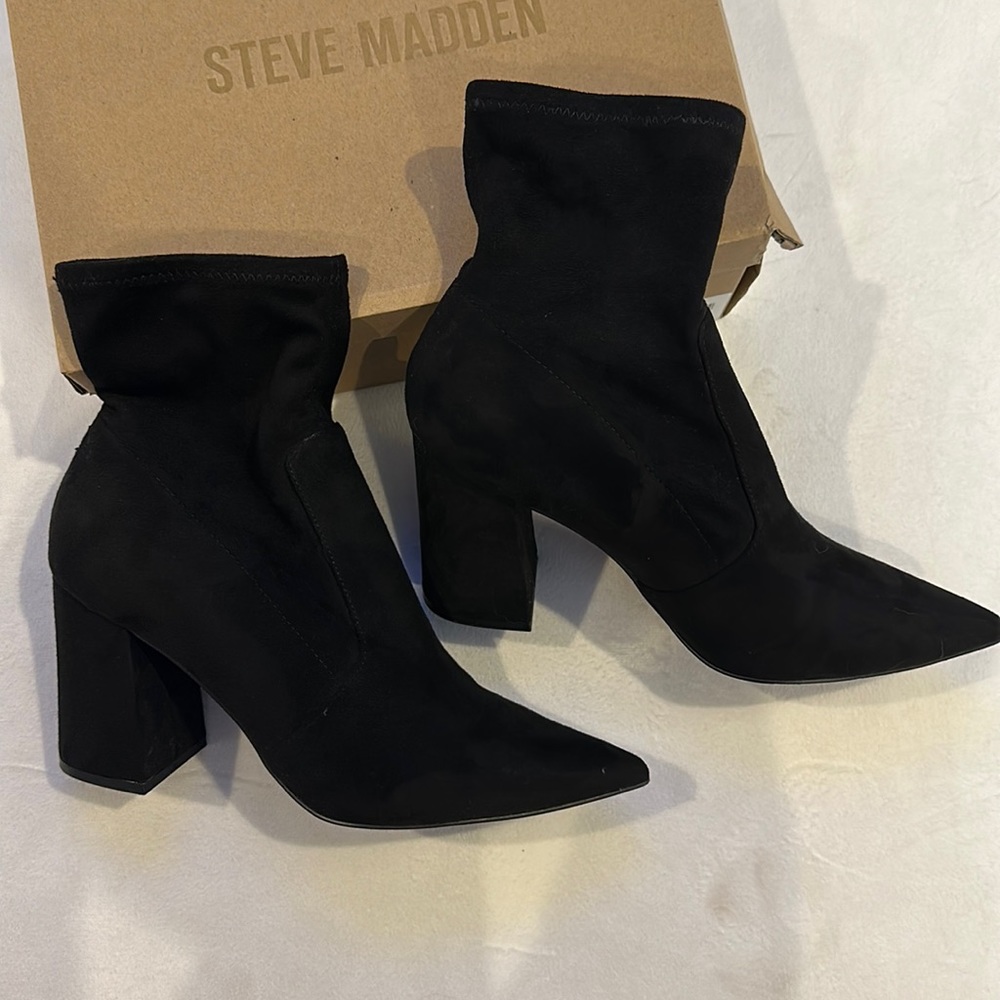 Steve Madden black Helix suede boots